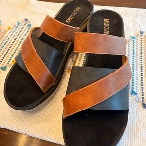 😎 3/$10 Muk Luks Black and Brown Sandals